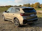 BMW iX1 xDrive30 - MSportpaketPro HUD ACC elSpoSitz - graue BMW iX1