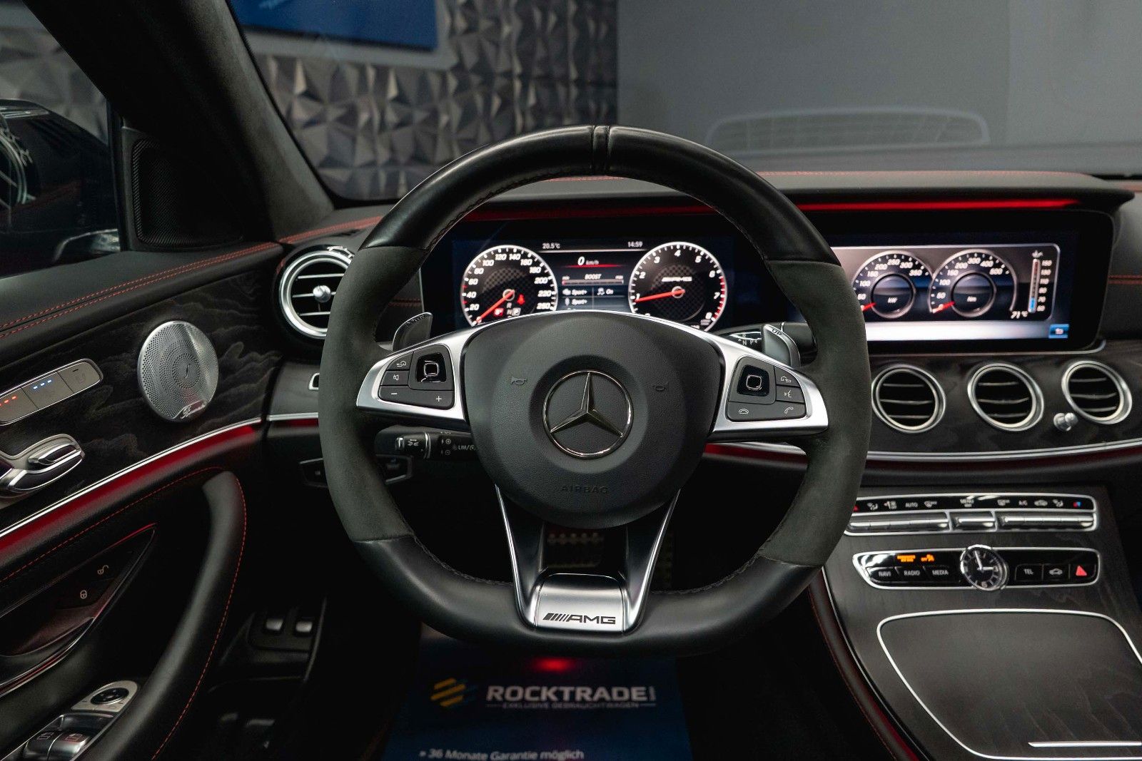Fahrzeugabbildung Mercedes-Benz E 43 AMG 4Matic Night-Paket *Airmatic*ACC*Pano*