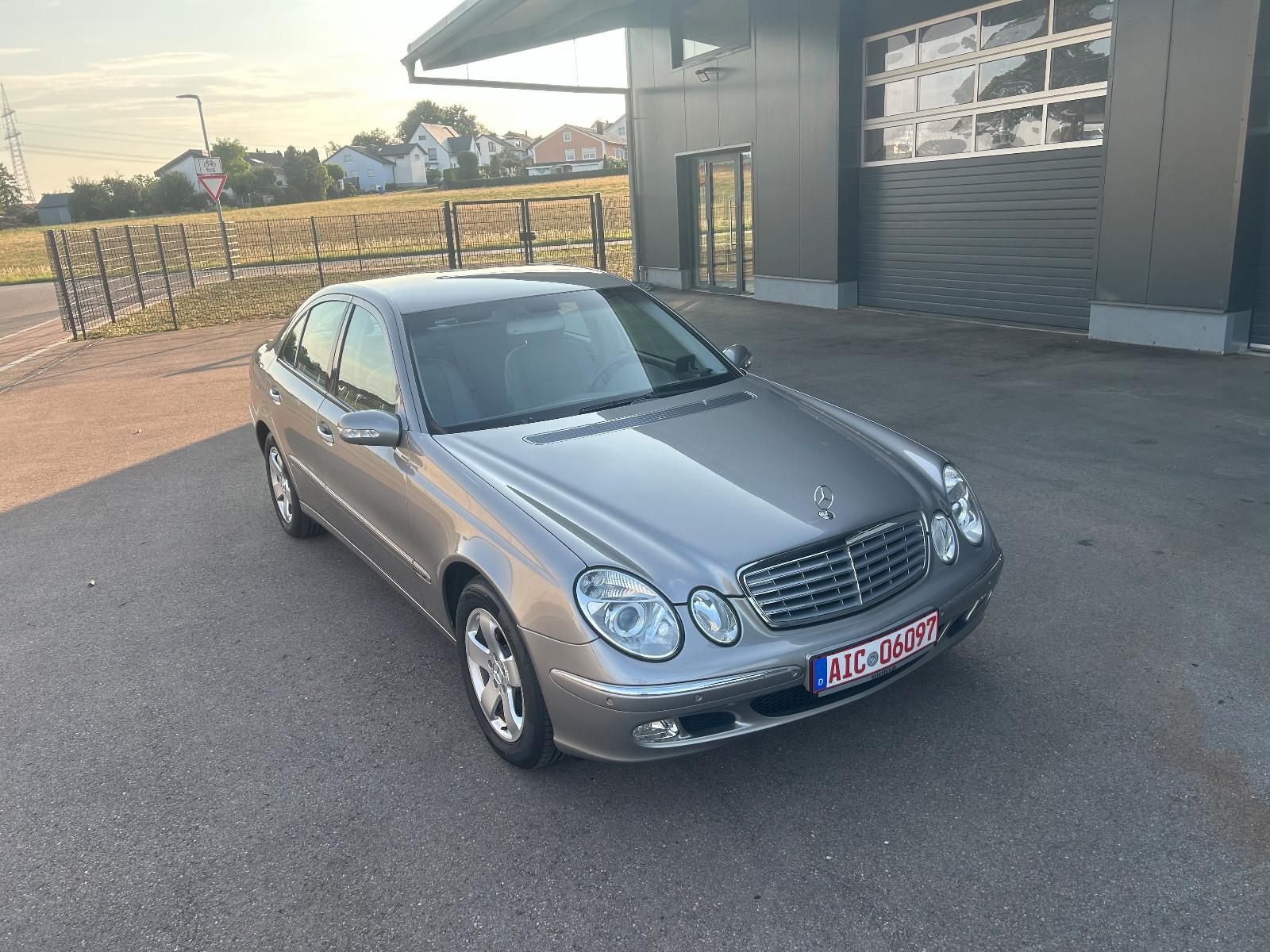 Mercedes-Benz E220CDI-Elegance-Aut-PDC-VornHinten-Klimaaut-Alu