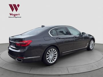 BMW 740 - 8