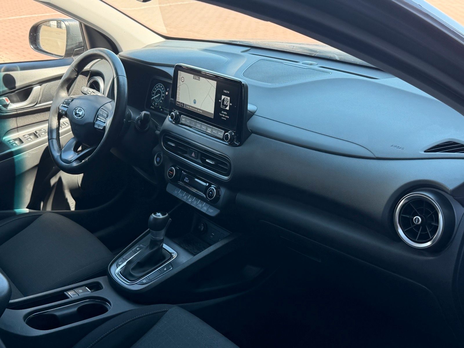 Fahrzeugabbildung Hyundai Hyundai KONA 1.6 GDi Hybrid Trend *Navi*LED*RFK*