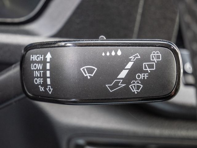 Caddy 2.0 TDI DSG Life PDC SHZ NAVI AHK ACC LED