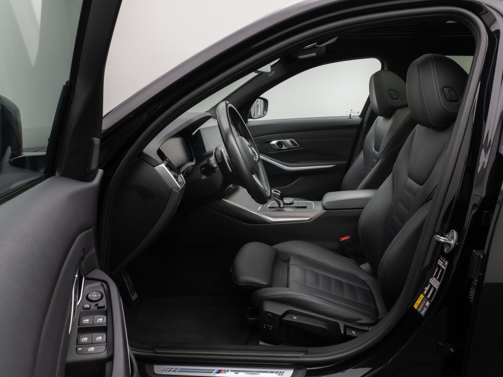 Fahrzeugabbildung BMW 330e M Sport Panorama Laser Kamera HUD DAB HiFi