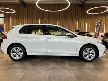 Volkswagen Golf VIII Lim. Life eTSI*Klima*SHZ*Navi*Kamera*