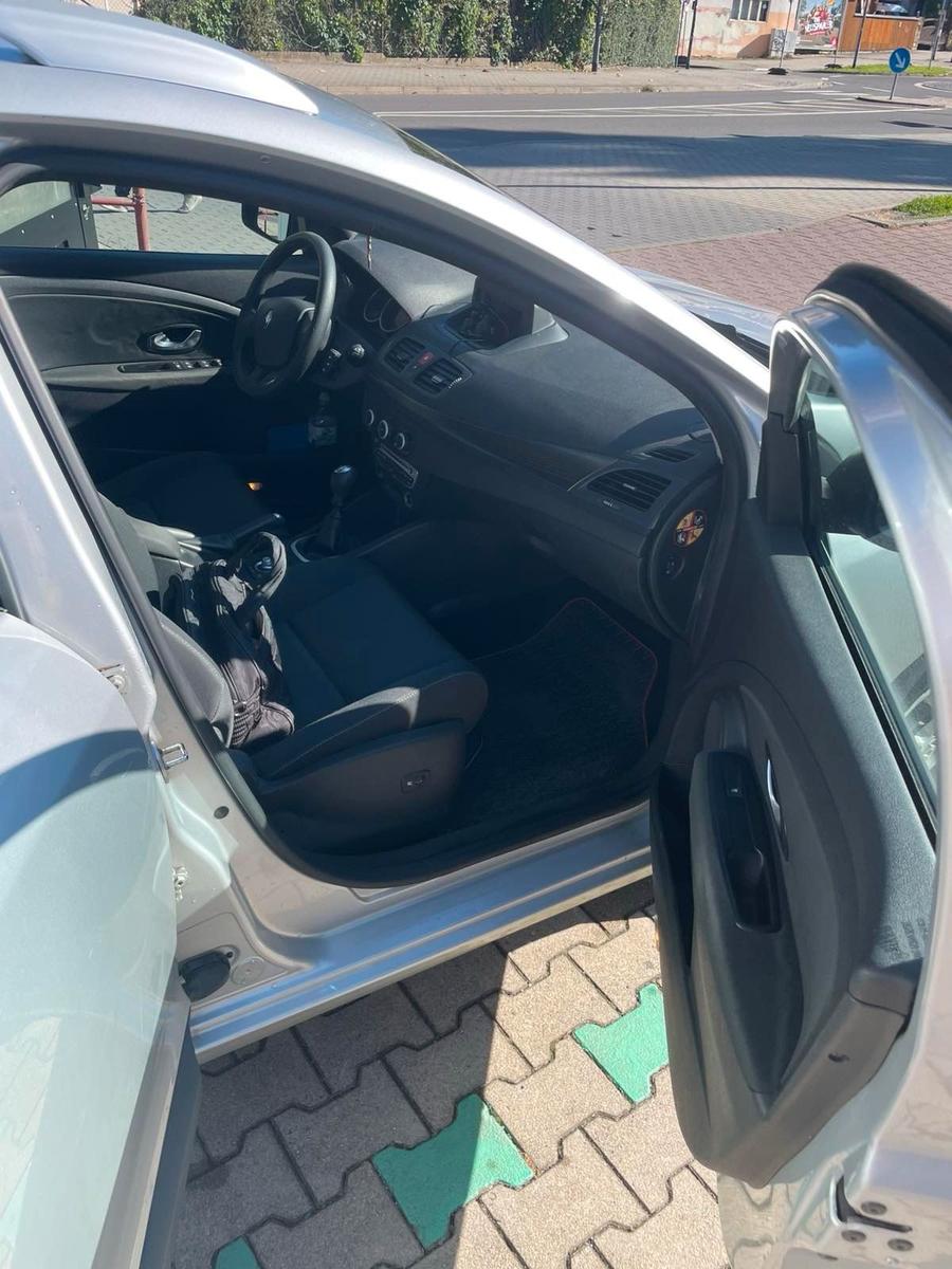 Renault Megane 2011 — photo 12