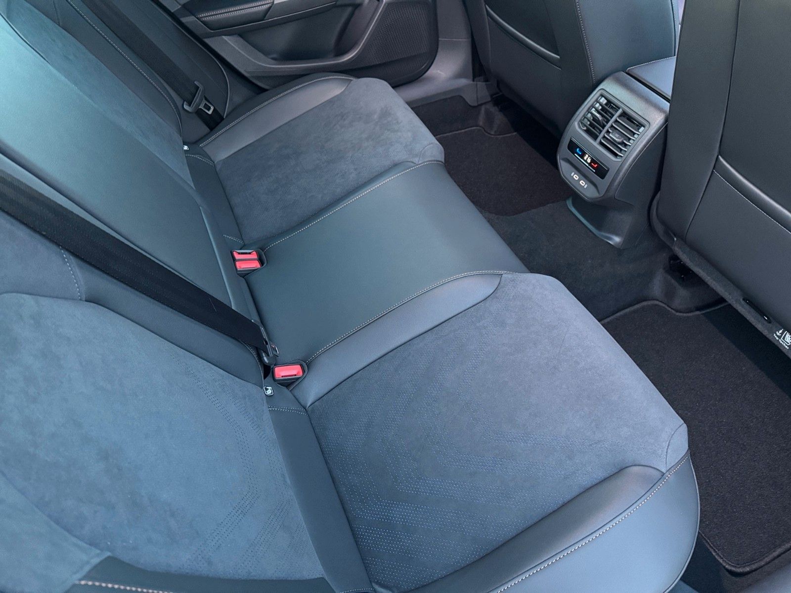 Fahrzeugabbildung CUPRA Formentor VZ 2.0 TSI 245 kW 4Drive