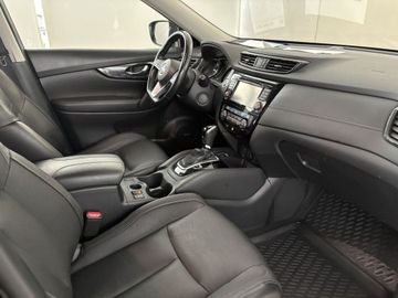 Fotografie des Nissan X-Trail 1.6 dCi Xtronic Tekna