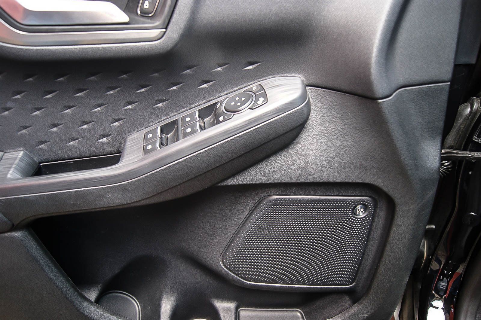 Fahrzeugabbildung Ford Kuga 1.5i Titanium X PARKASSYST KAMERA ACC LED