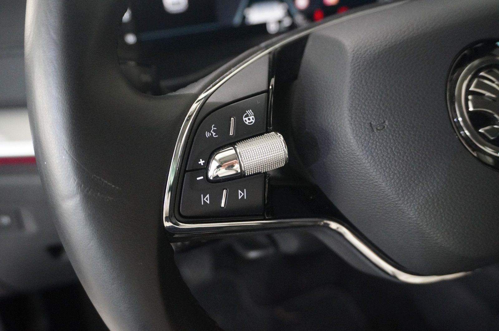 Fahrzeugabbildung SKODA Octavia Combi 2.0 TDI AMBITION NAVI/LED/KAMERA