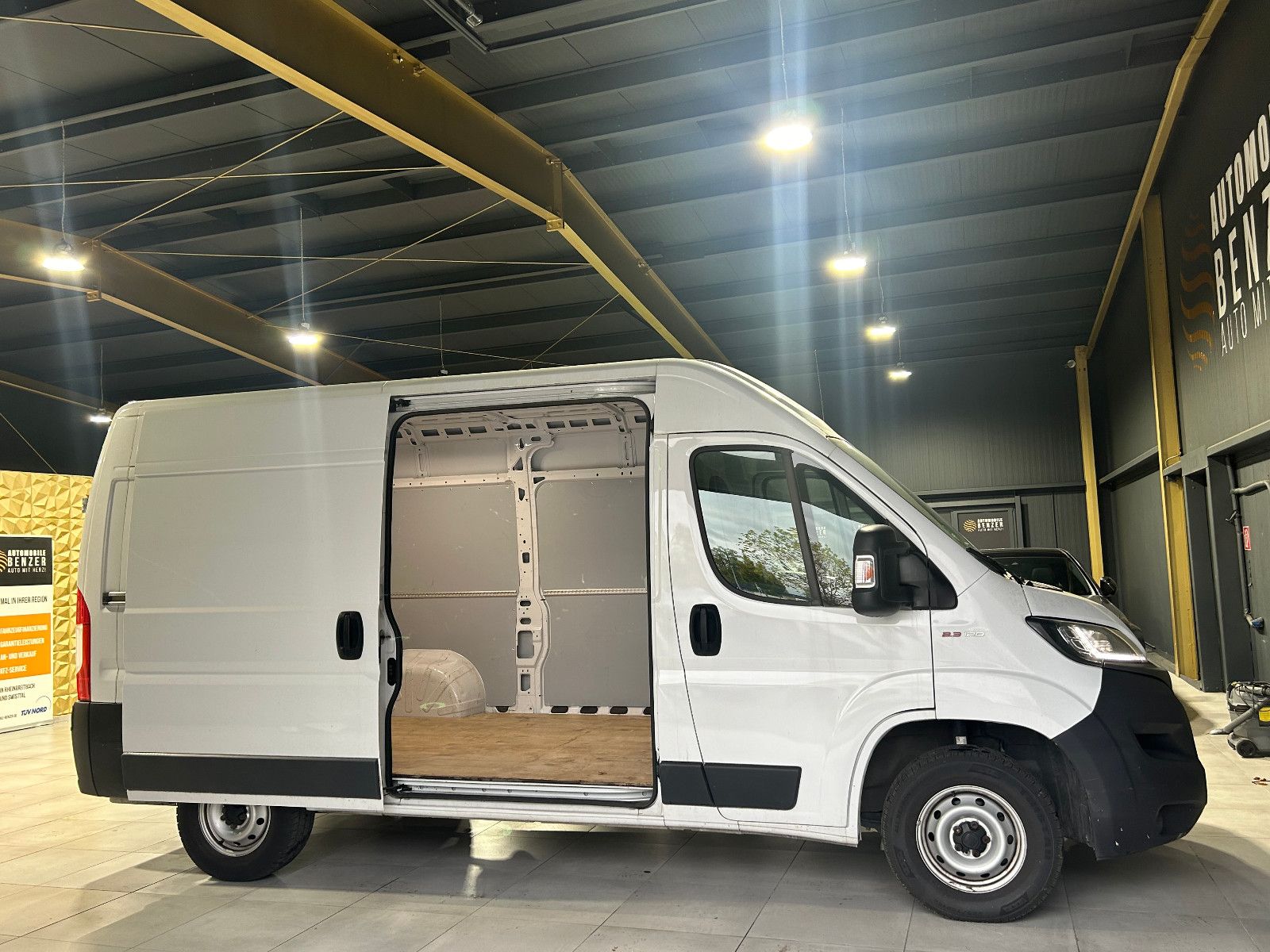 Fahrzeugabbildung Fiat Ducato Hochr.-Kasten 30 120 L2H2 RS: 3450 mm/KAM