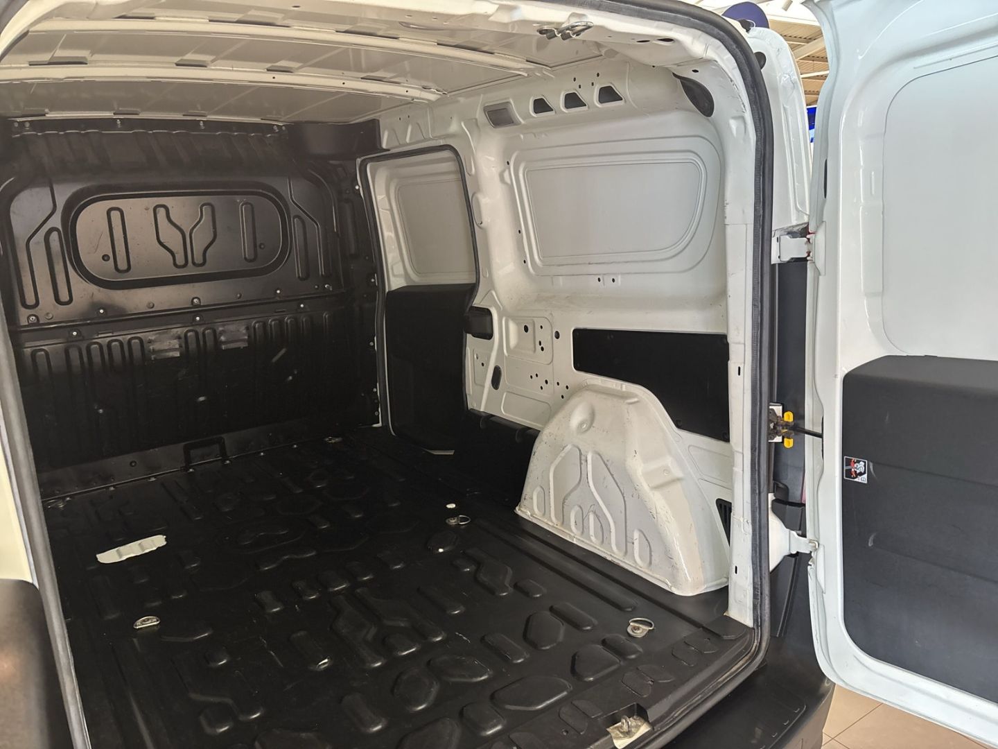 Fahrzeugabbildung Fiat Doblo SX Maxi Kasten DAB Tel.-Vorb. Berganfahras