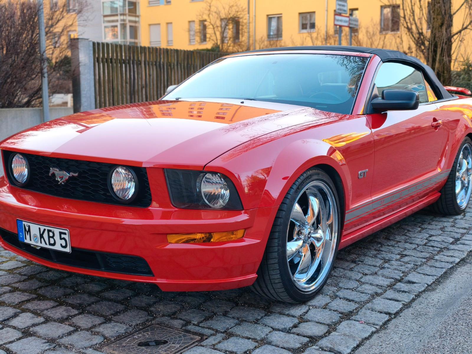 Ford Mustang GT Cabriolet 4,6 V8 Leder  ALU 20 Zoll