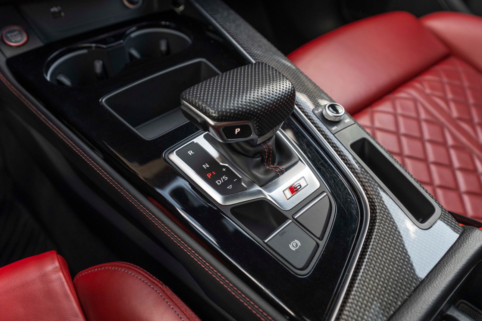 Fahrzeugabbildung Audi S4 3.0T QUATTRO B&O LED 360° MASSAGE CARPLAY