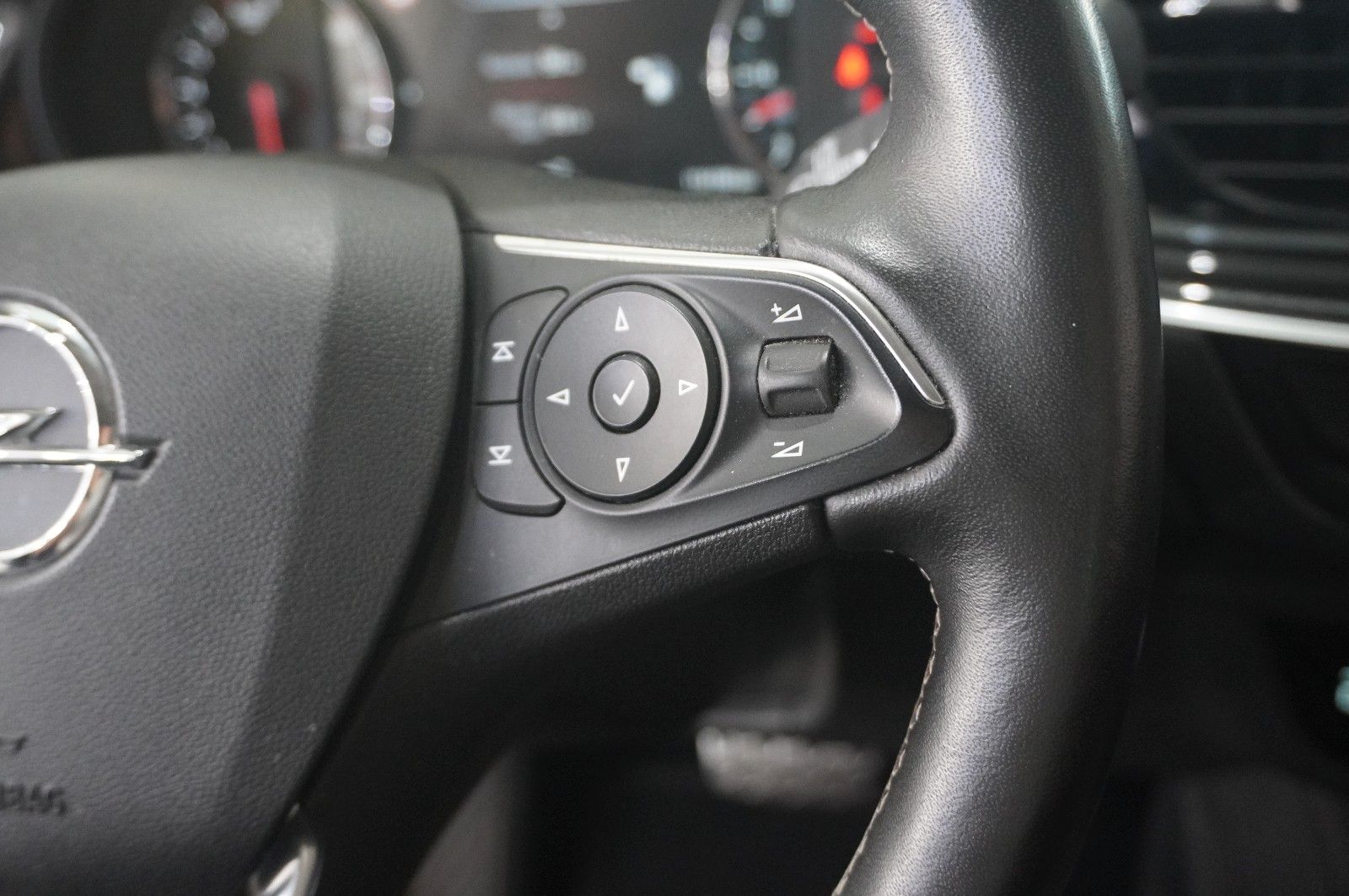 Fahrzeugabbildung Opel Insignia B ST 1.5T DYNAM. NAVI/LED/KAMERA/VIRTU.