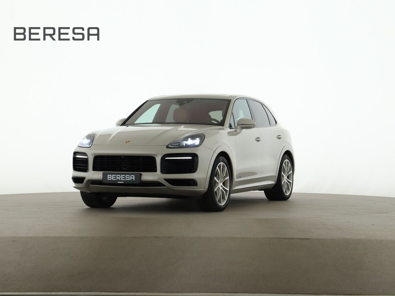 PORSCHE Cayenne GTS Massage Pano HUD Vierradlenkung