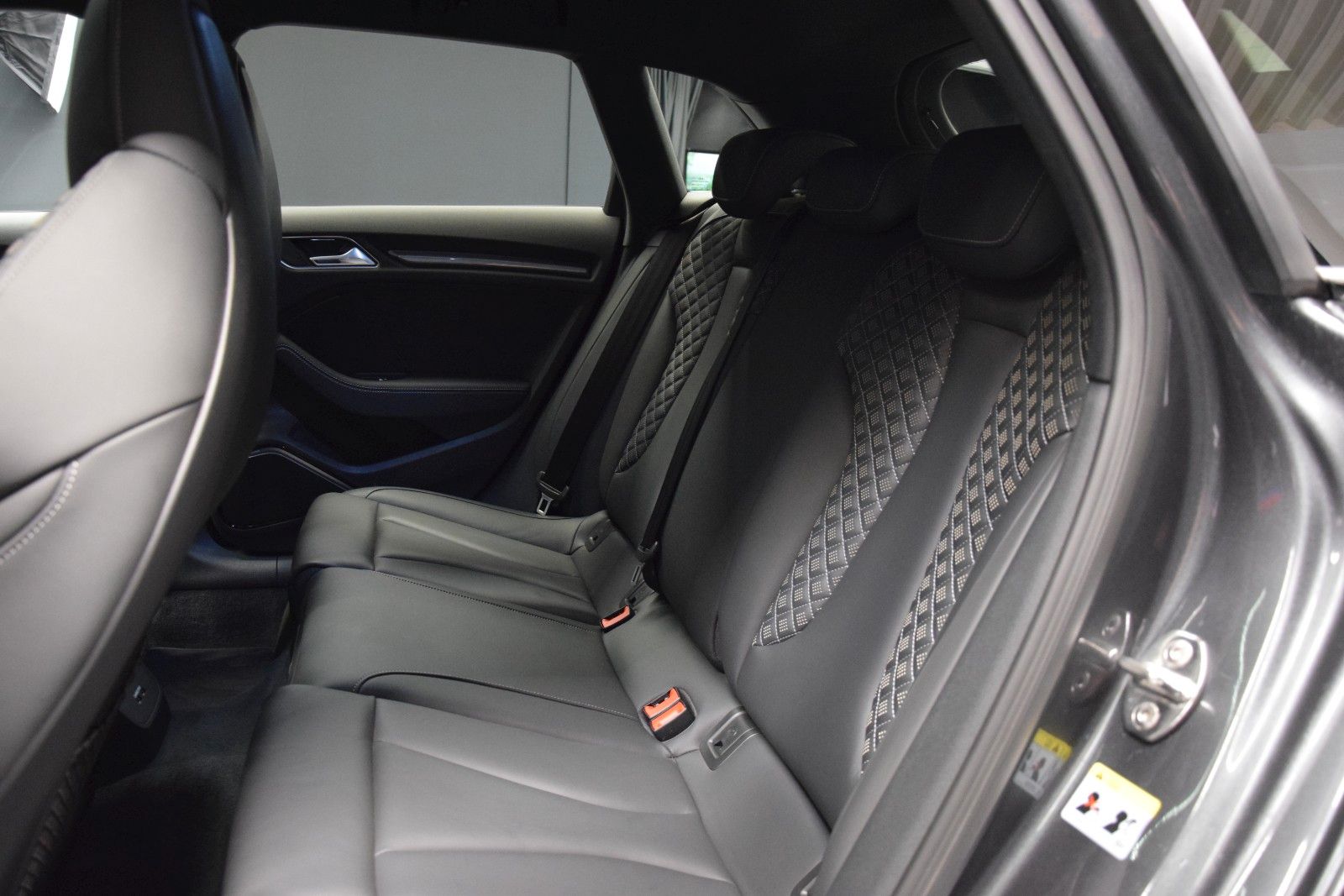 Fahrzeugabbildung Audi RS3 Sportback 2.5 TF quattro Pano B&O Schale ACC