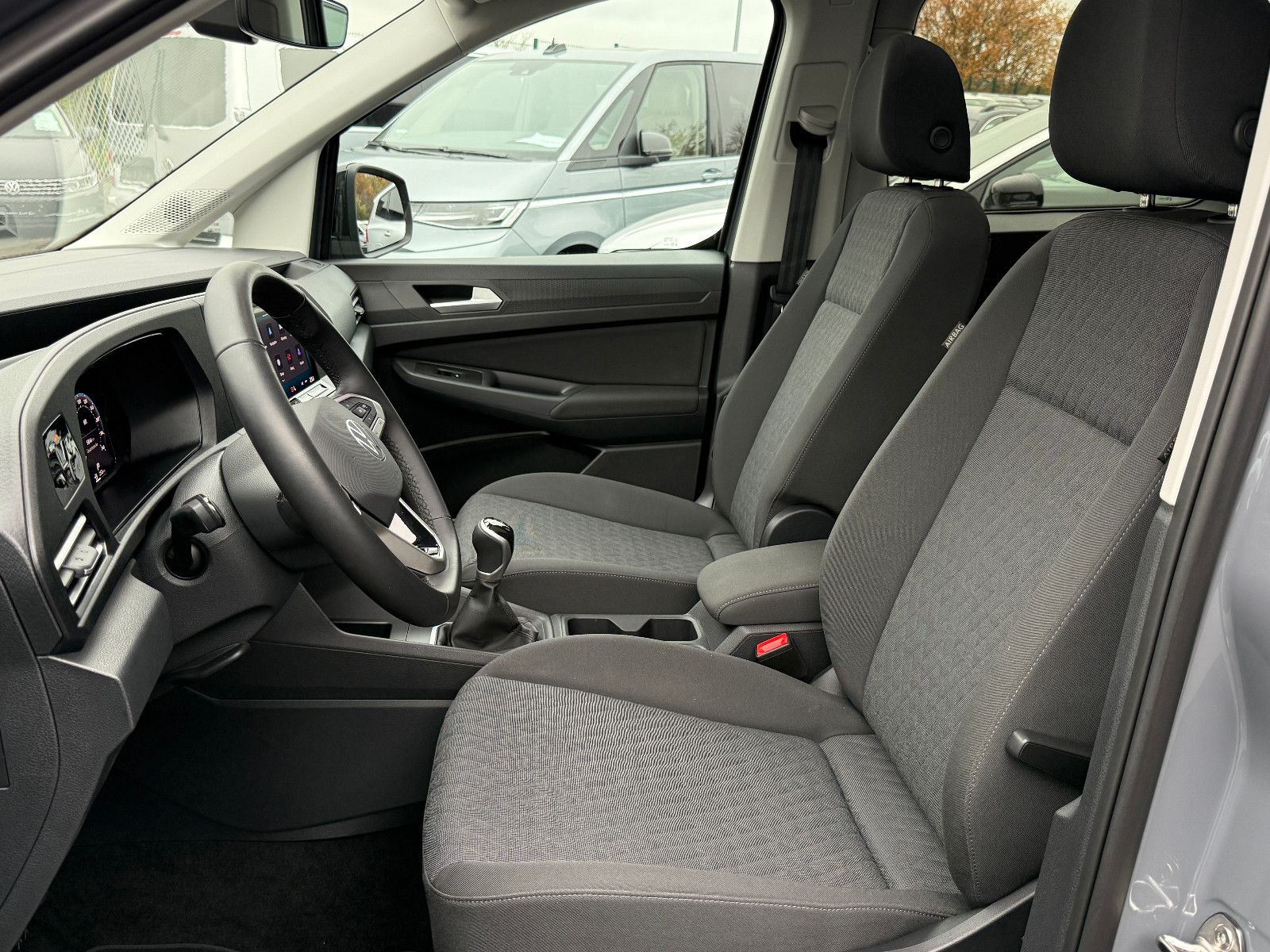 Fahrzeugabbildung Volkswagen Caddy Edition Maxi 7-Sitzer ACC AHK LED Pano Kam