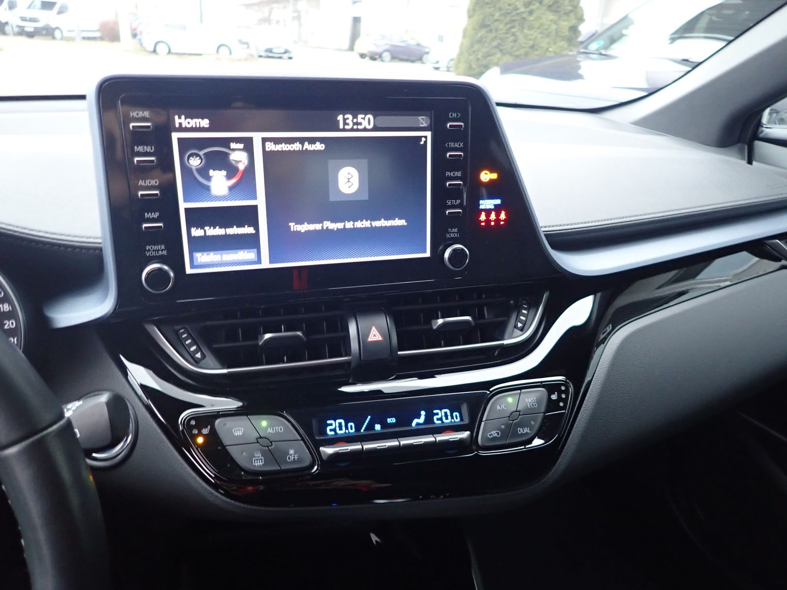 Fahrzeugabbildung Toyota C-HR Hybrid Team D