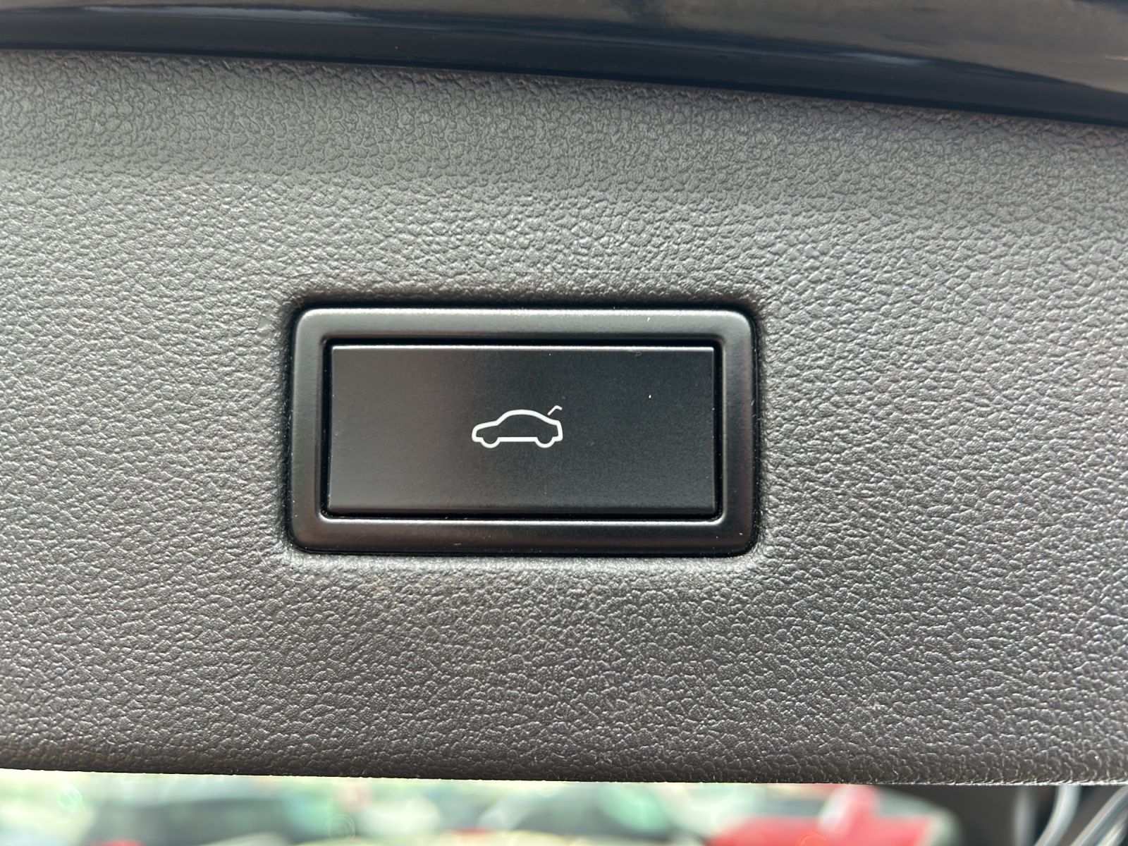 Fahrzeugabbildung Volkswagen Tiguan Allspace TSI United LED Navi ACC PDC SH L