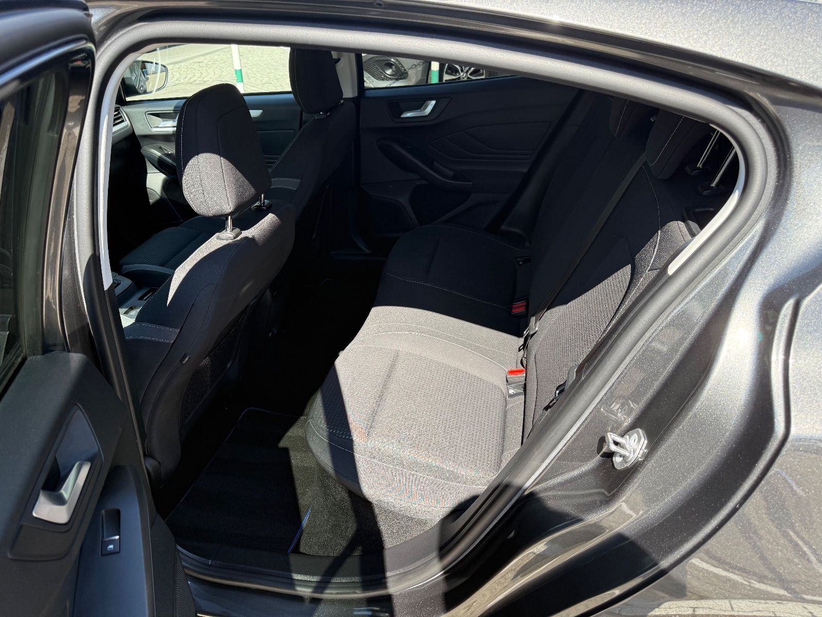 Fahrzeugabbildung Ford Focus Lim. Cool & Connect 1-HD KAMERA LED NAVI