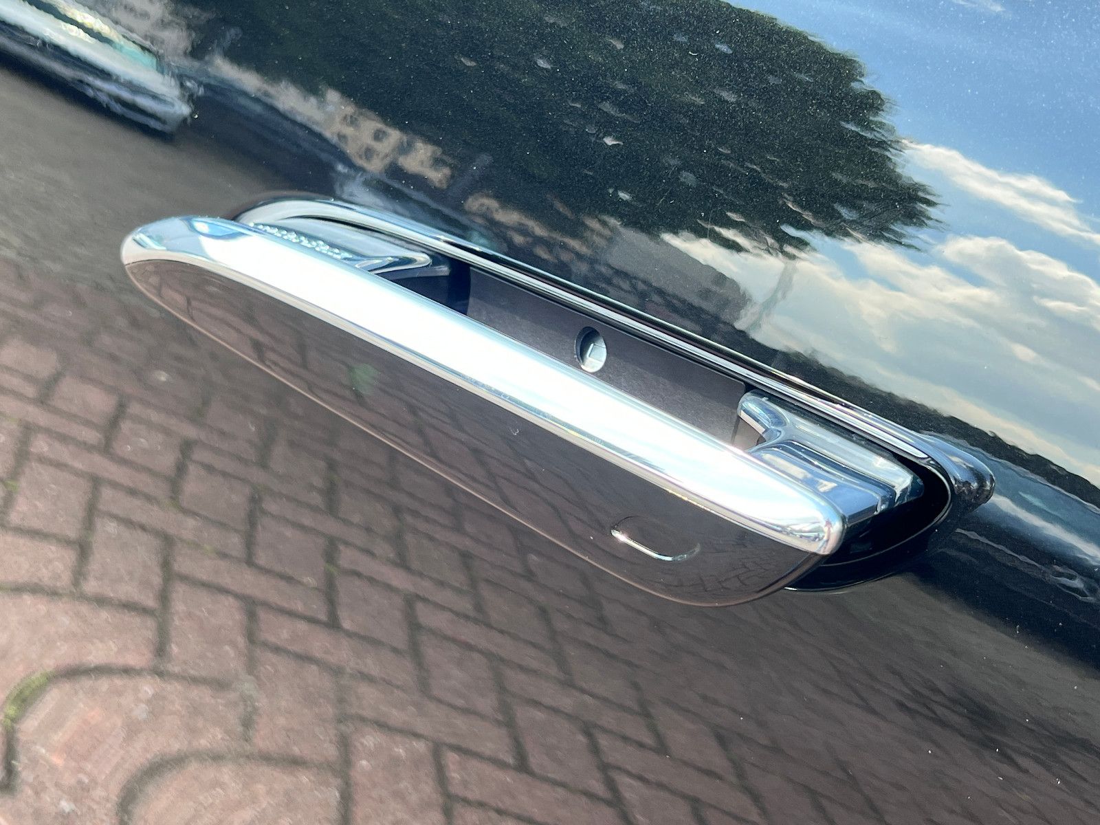 Fahrzeugabbildung Mercedes-Benz E 200 AMG LINE PREMIUM PANO SUPERSCREEN NAPPA
