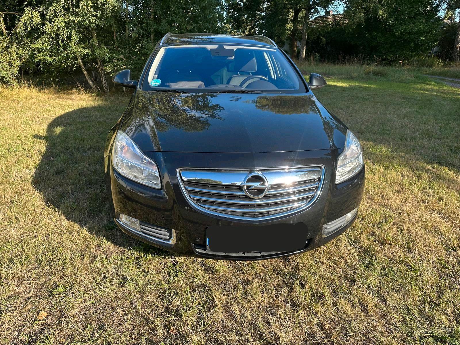 Opel Insignia 2011 — interior
