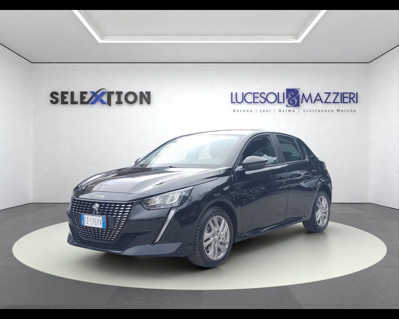 PEUGEOT 208
