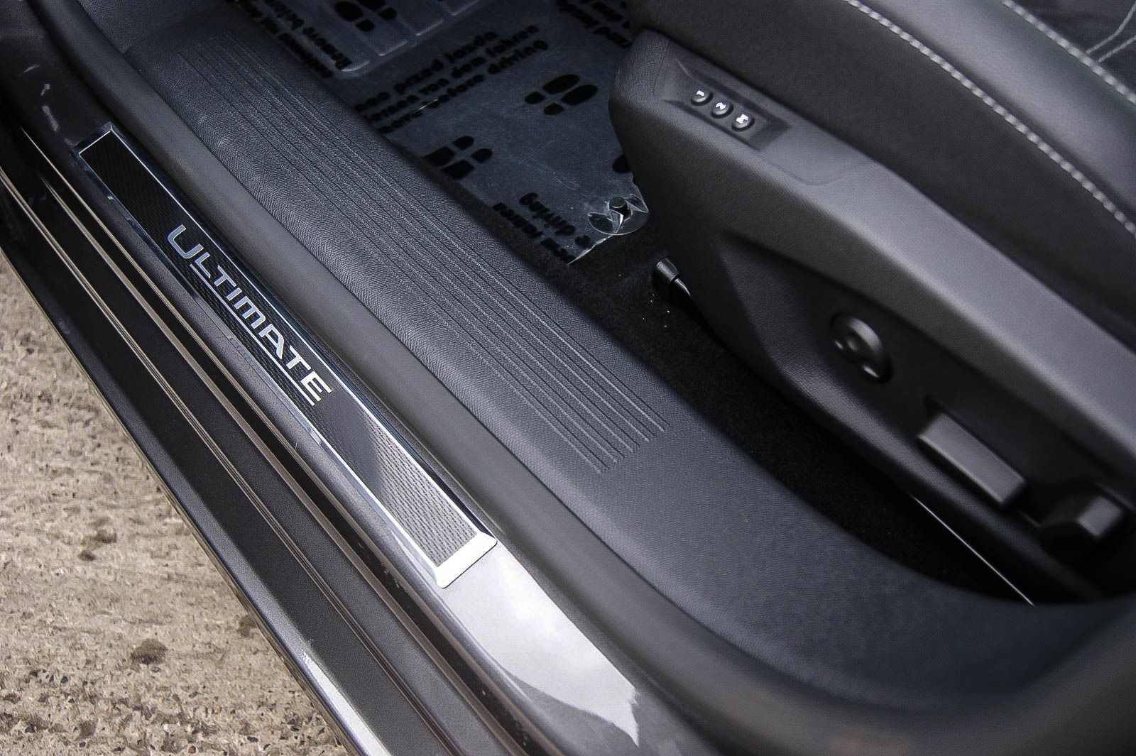 Fahrzeugabbildung Opel Astra L 1.5 Diesel ULTIMATE Aut HEADUP ANHZV LED