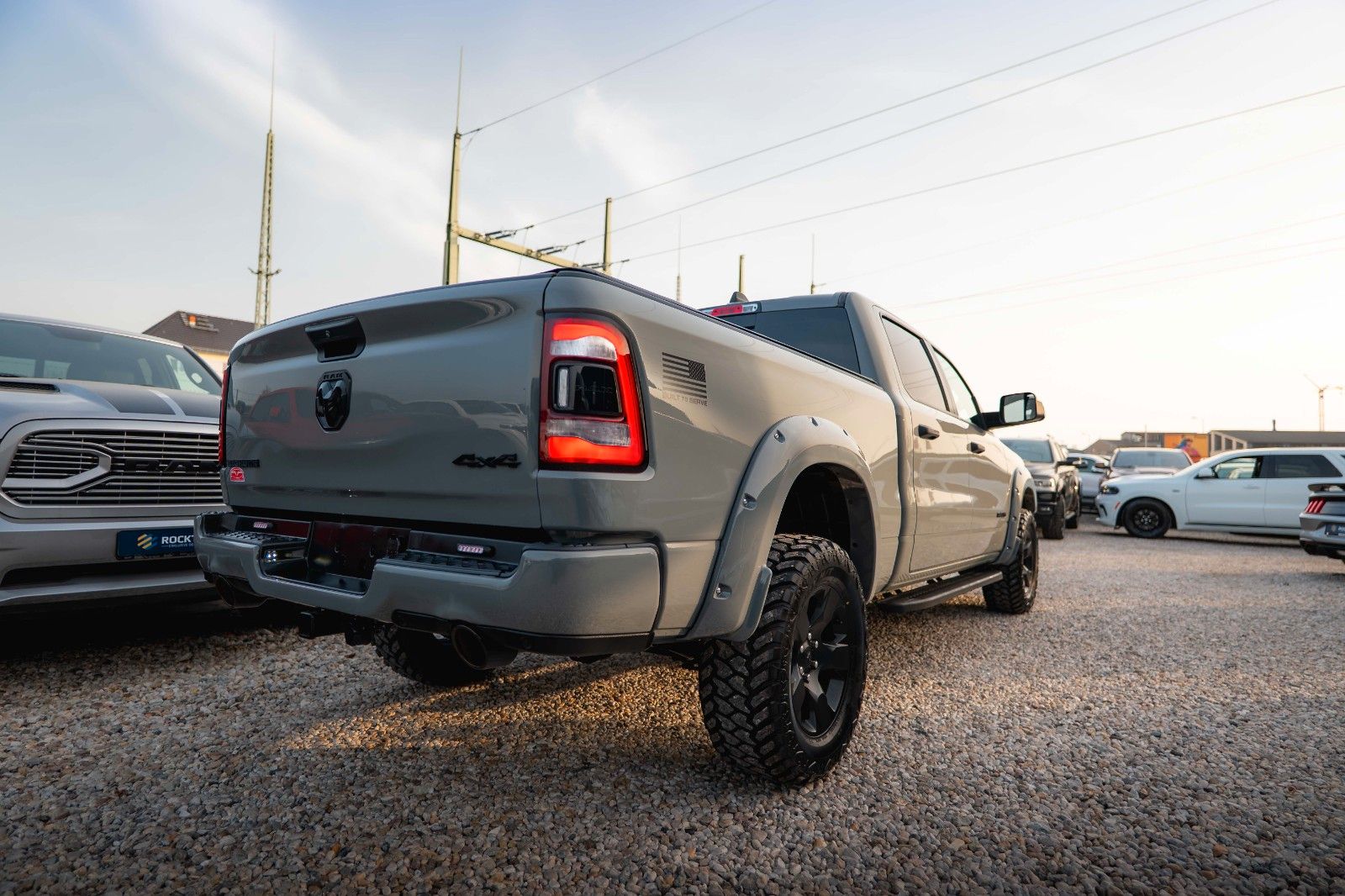 Fahrzeugabbildung Dodge RAM 5.7 V8 HEMI 4x4 Built to Serve LONG AxleLock