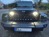 Jeep Wrangler 2.8l CRD Sahara Automatik - DUAL TOP - Jeep Wrangler: Schwarz