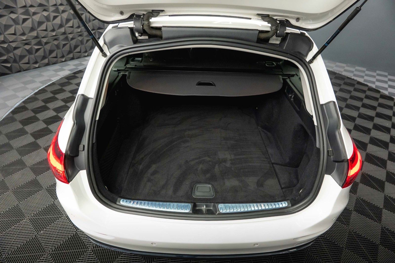Fahrzeugabbildung Mercedes-Benz C 200d T-Modell Avantgarde Sport *LED*Widescreen