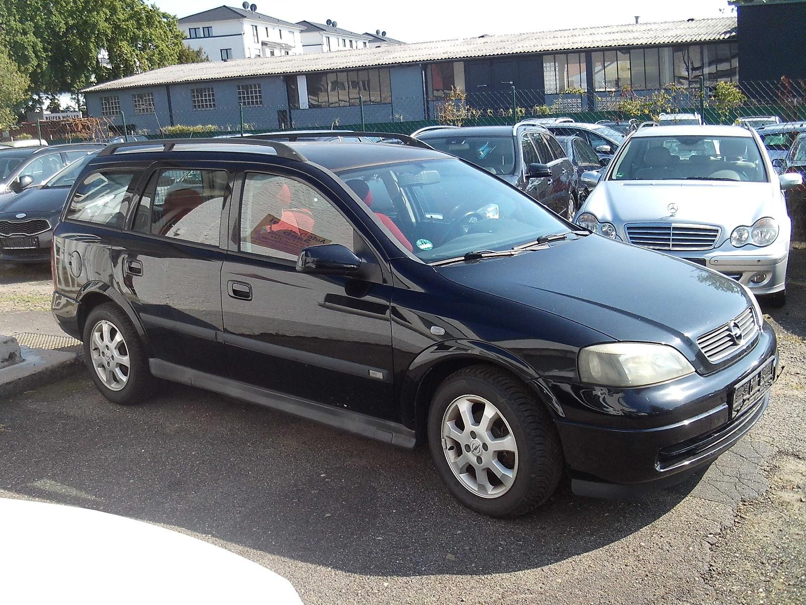 Opel Astra 2004 — interior