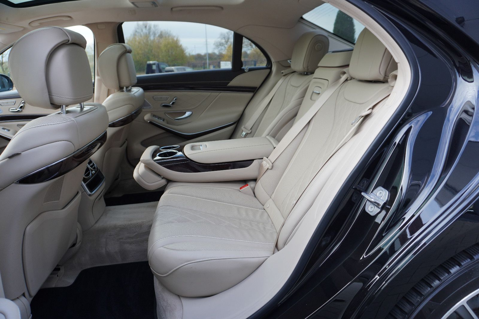 Fahrzeugabbildung Mercedes-Benz S 560 4Matic L