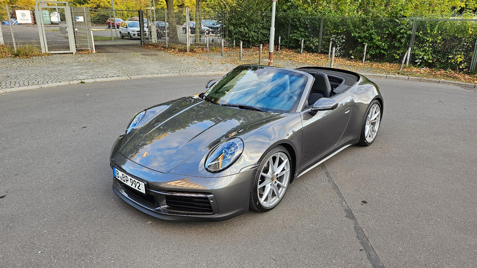 Porsche 992 Carrera S Cabrio 9.600 km Wartung neu Approv