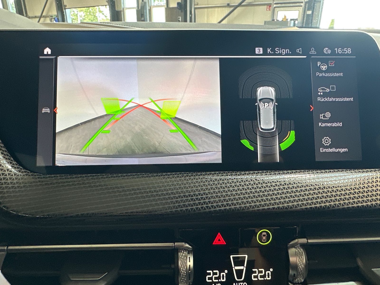 Fahrzeugabbildung BMW 118 i M-Sport NAV+LED+KAMERA+H&K+DA