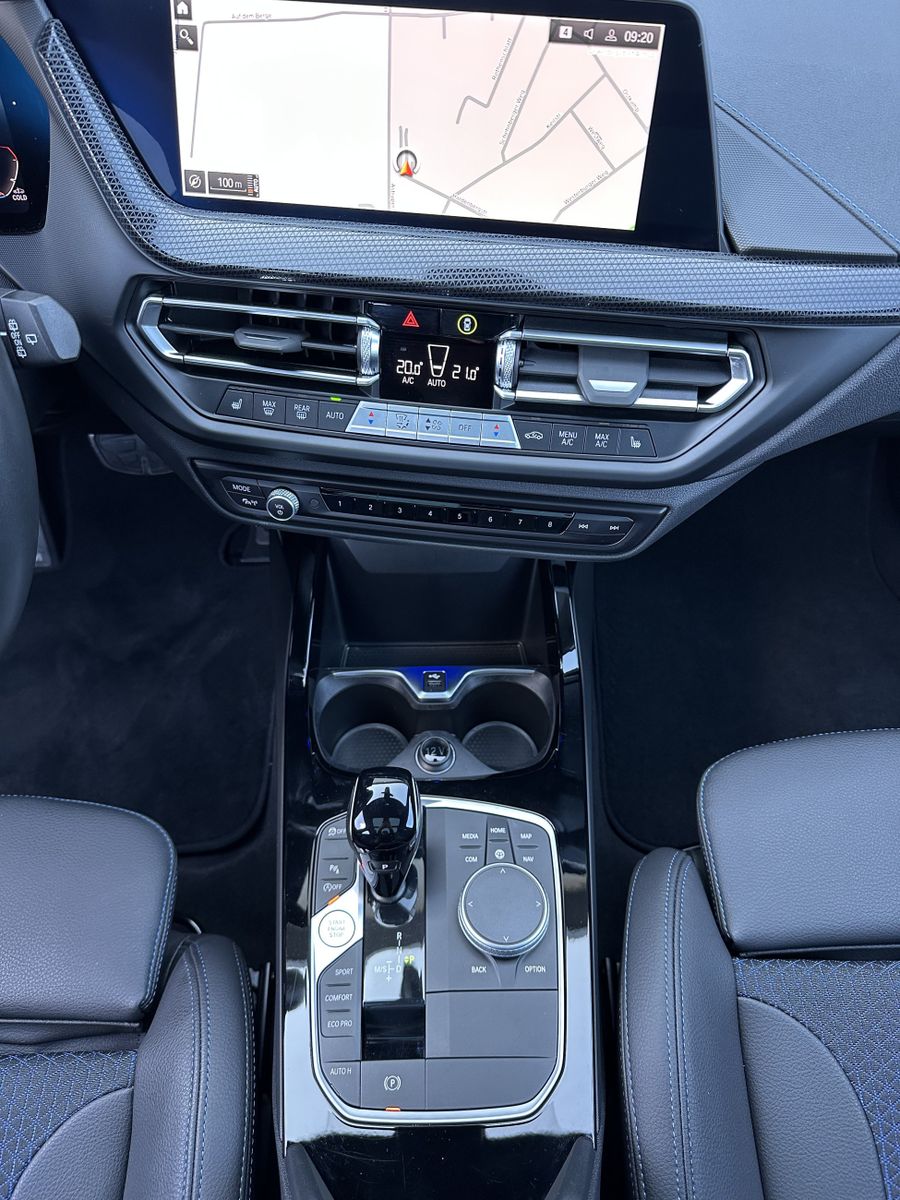 Fahrzeugabbildung BMW 120i M-Sport NAV+LED+PANO+SHZ+KAM+PARKASS+18ZOLL