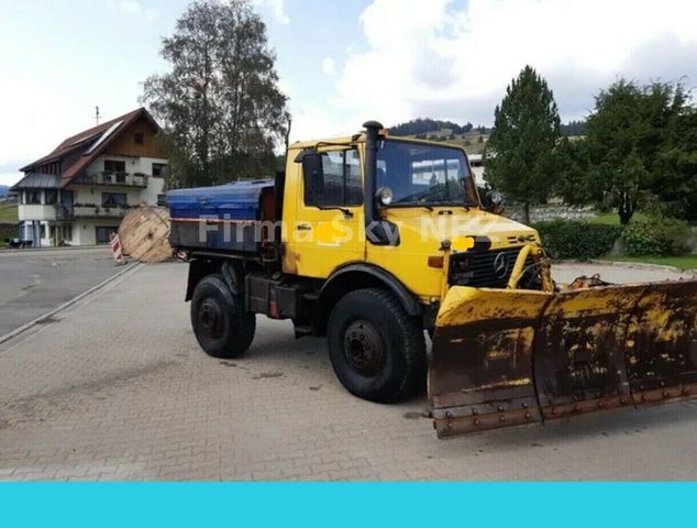 Unimog U 1600 mit Winterdienstausrustung 