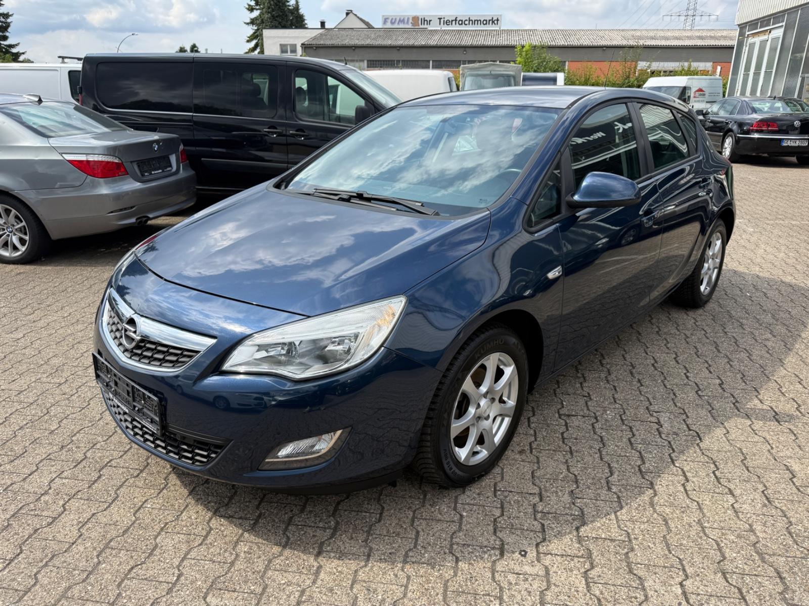 Opel Astra J Lim. 5-trg. Edition *77TKM*Klima*PDC*