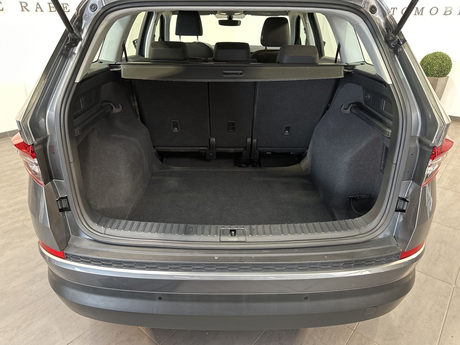 Fahrzeugabbildung SKODA Kodiaq 1.5 TSI Active NAV+LED+CARPLAY+TEMPOMAT
