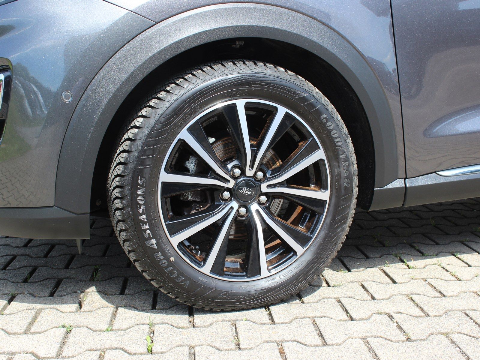 Fahrzeugabbildung Ford Puma Titanium 1,0 EcoBoost Mild Hybrid