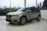 BMW X1 sDrive18i - BMW: Silber
