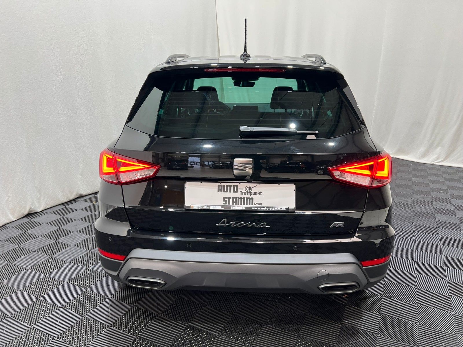 Fahrzeugabbildung SEAT Arona 1.0 TSI 85kW FR DSG