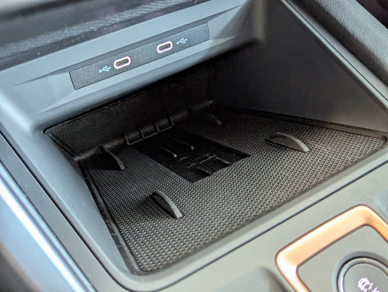 Fahrzeugabbildung CUPRA Leon 1.5 e-Hybrid Matrix Edge-Intelligent-Paket