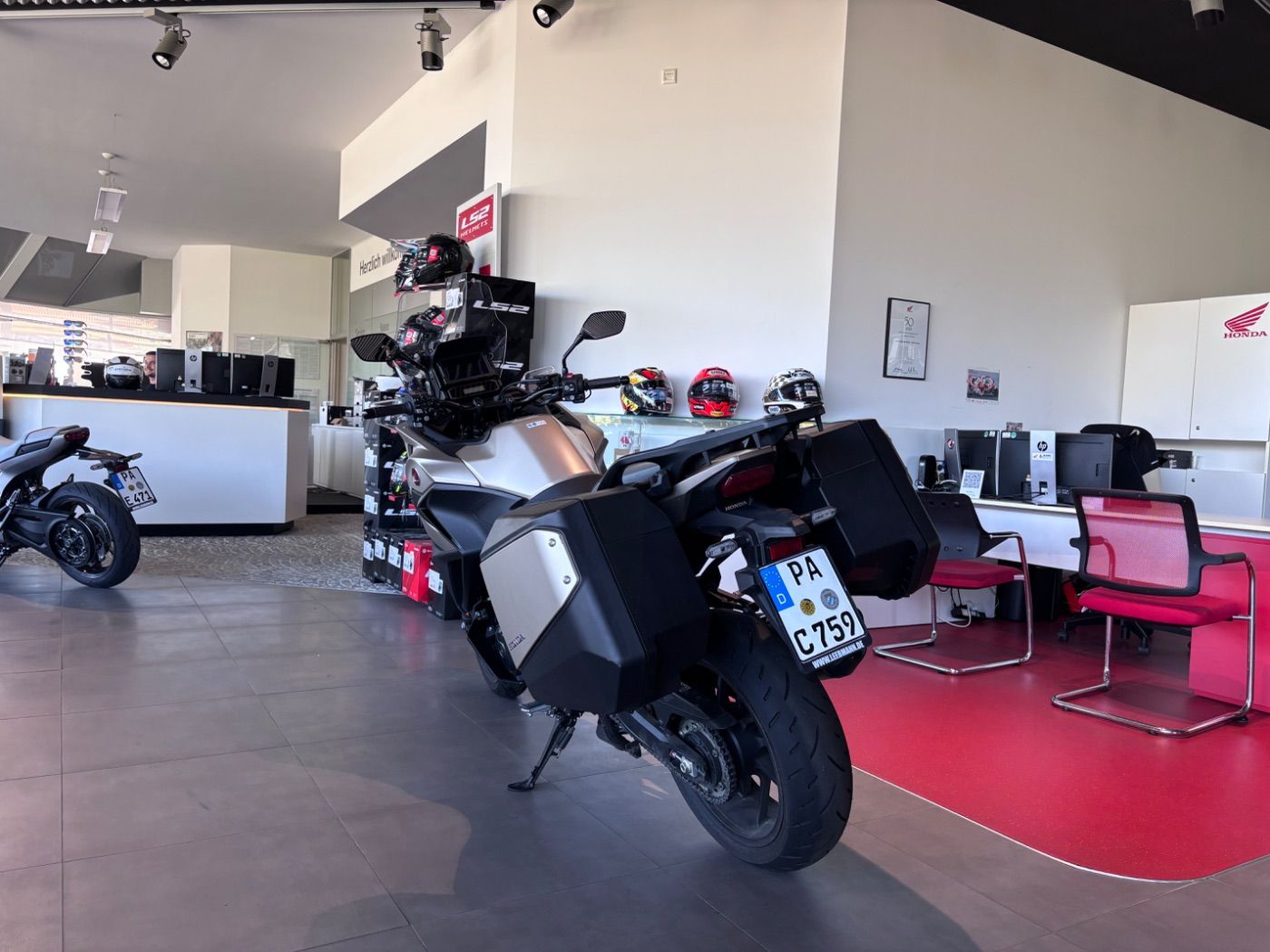 Fahrzeugabbildung Honda NT 1100 DCT ES 2026,sofort verfügbar,