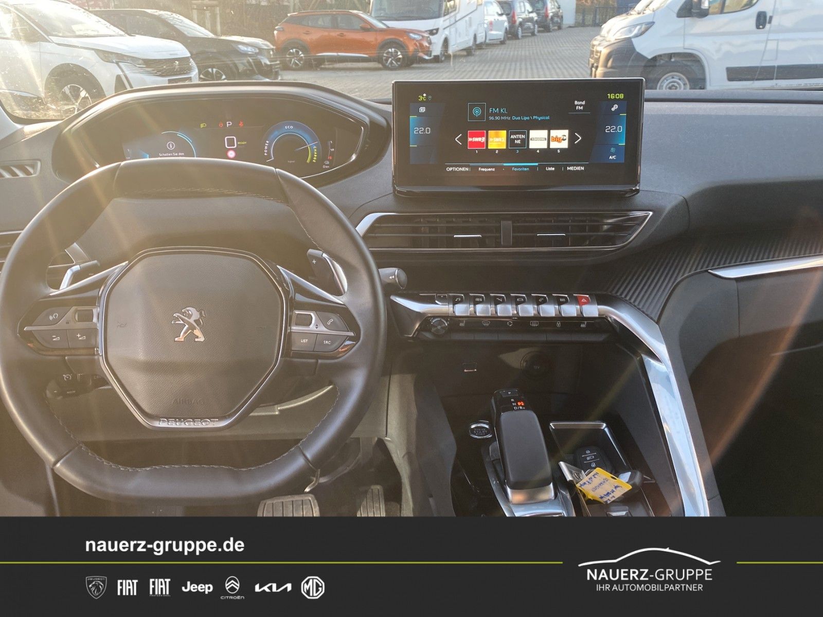 Fahrzeugabbildung Peugeot 3008 Hybrid 225 Allure
