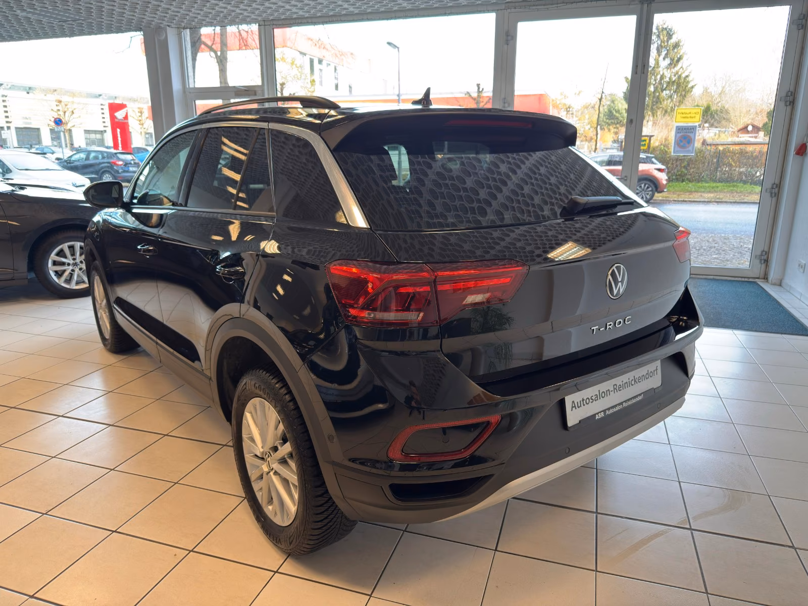 Volkswagen T-Roc 1.5 TSI DSG Life*AHK*LED*Navi*SHZ*PDC*, миниатюра 2