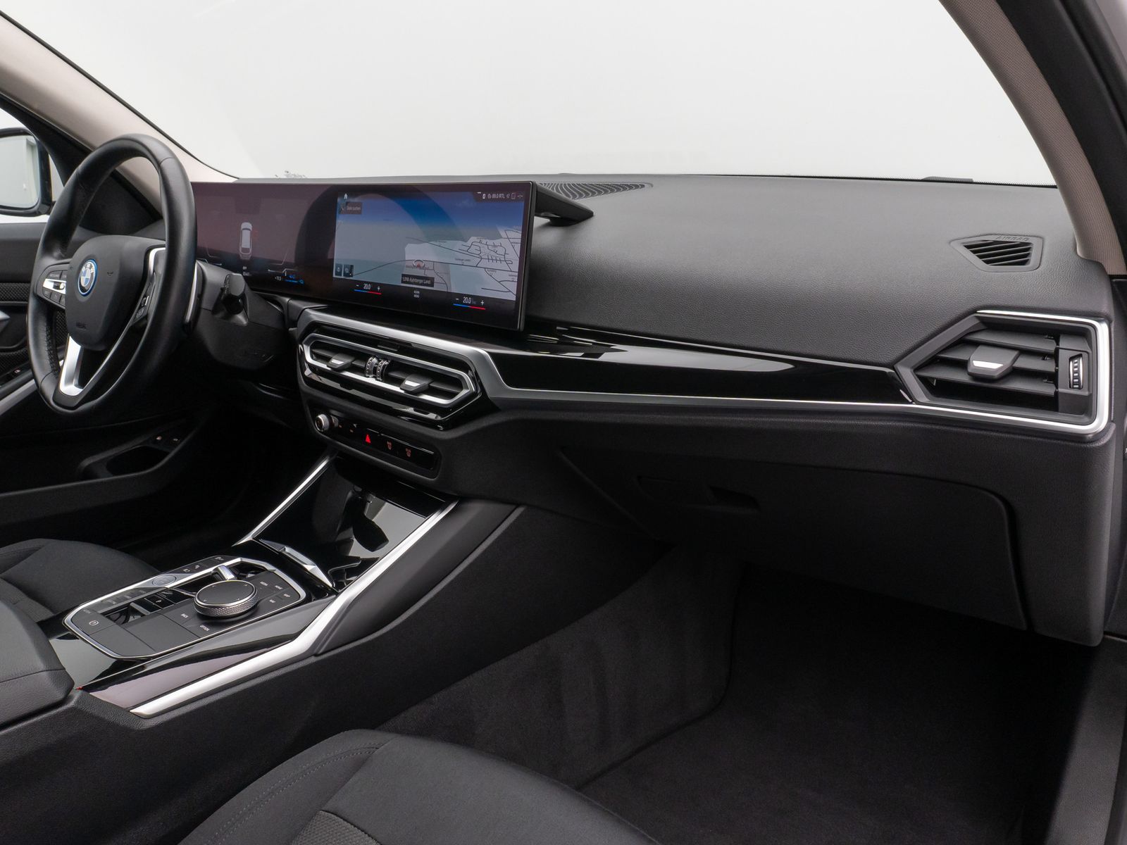 Fahrzeugabbildung BMW 320e DAB CockPitPlus PDC Geschwindigkeitsreg LED