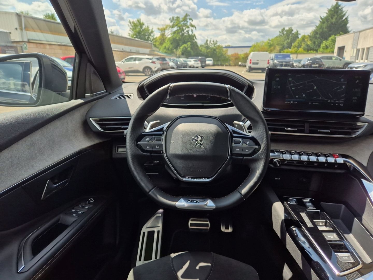 Fahrzeugabbildung Peugeot 3008 Hybrid4 300 GT 1.6 El. Panodach Navi Digita