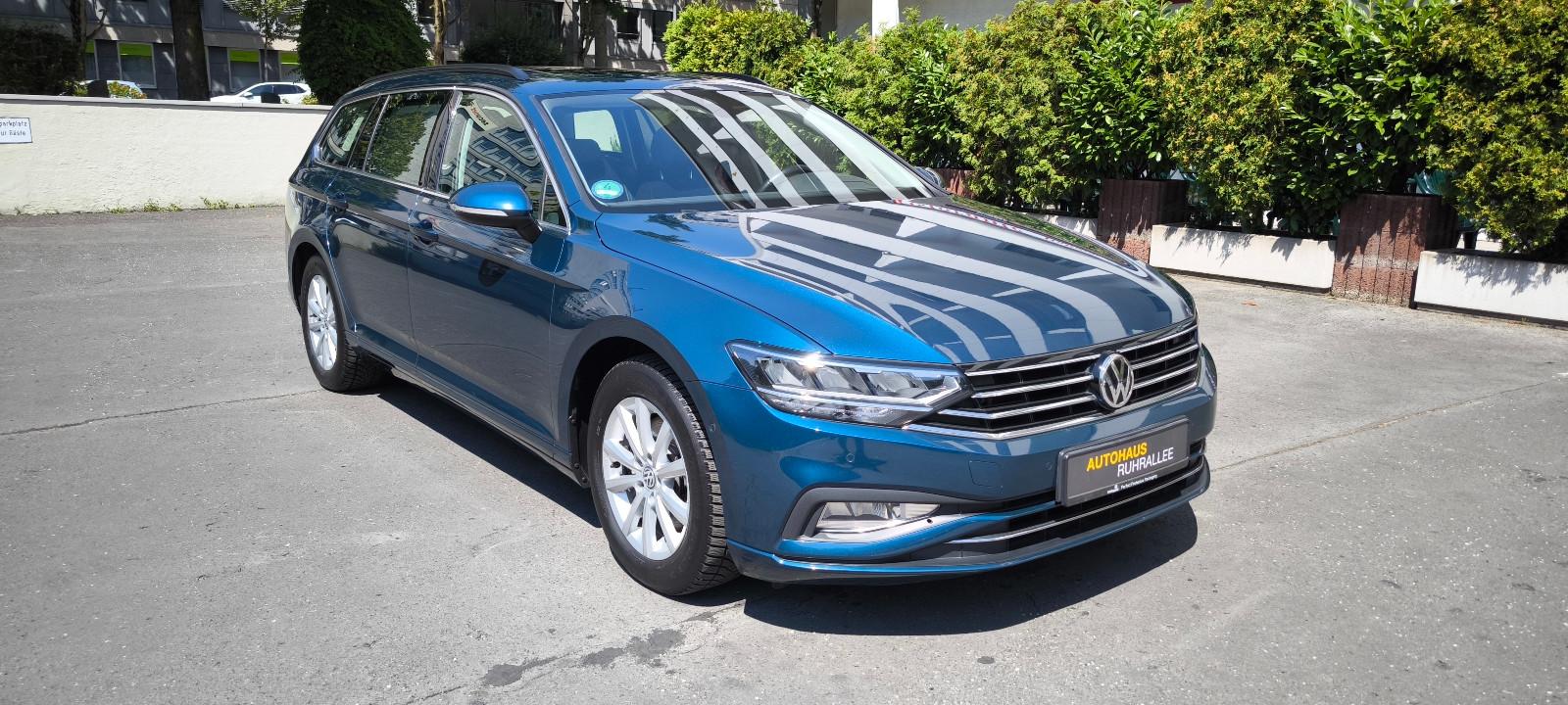 Volkswagen Passat Variant Business, Autom., Navi, Panorama