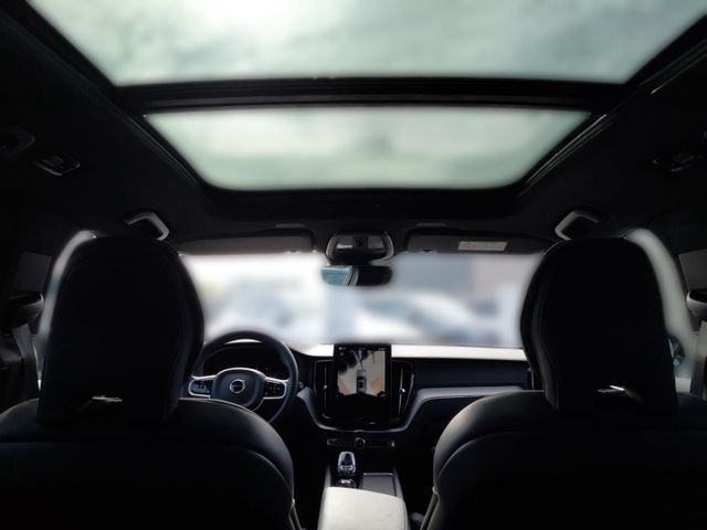 VOLVO XC 60 (Bild 25 von Array)